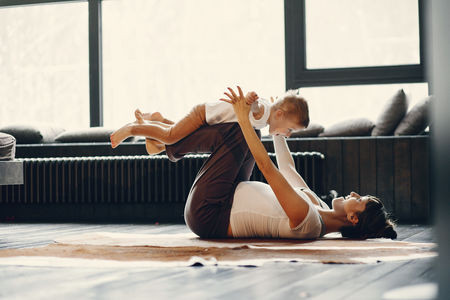 comment bien utiliser vos accessoires de yoga pour la posture de l'enfant heureux ? Les accessoires de yoga pour Anada balasana
