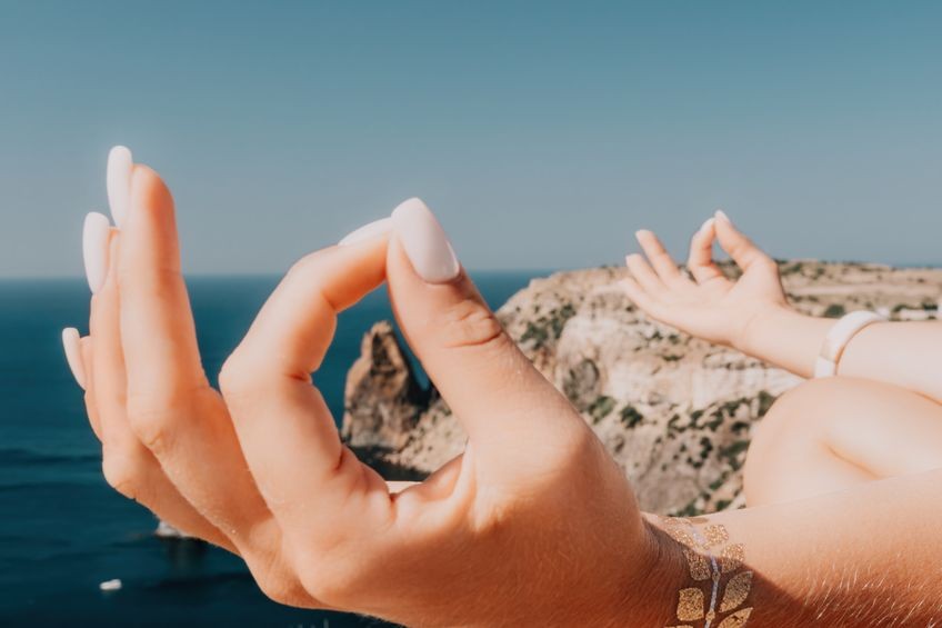 comment faire le chin Mudra ? Comment pratiquer le Chin Mudra en conscience ?