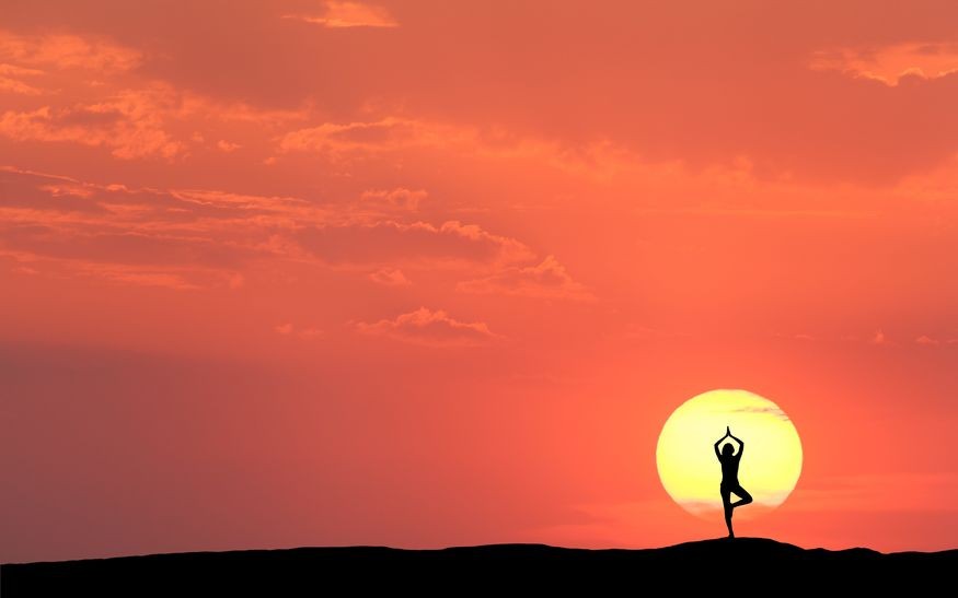 Entre Surya et Chandra L'eclipse dans la pratique du yoga :