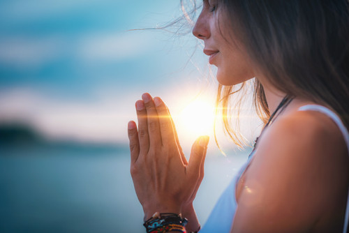 Apprendre la meditation Yoga : s'ancrer dans le présent ppour préparer la méditation