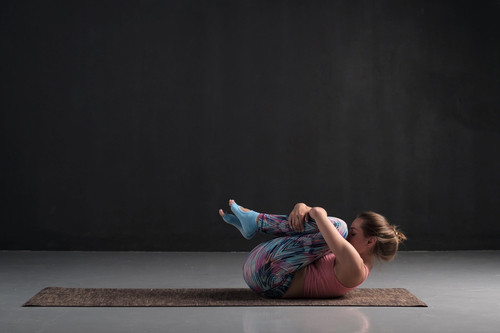 Apānāsana : le vayu Apana Les vayus : les souffles de vie dans la posture Apānāsana