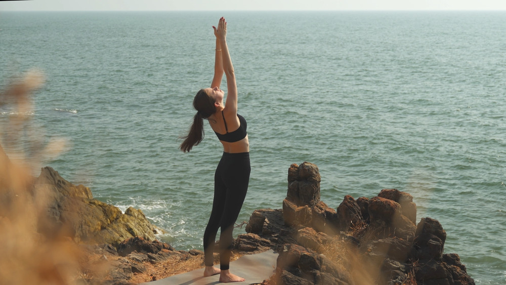 Urdhva hastasana : la psoture Urdhva hastasana : le détail de l'asana