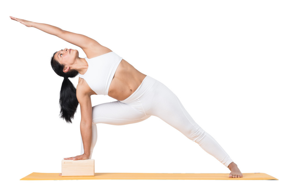 Utilisez un bloc de yoga chin mudra ! Aidez-vous d'une brique de Yoga pour faciliter vos postures de yoga